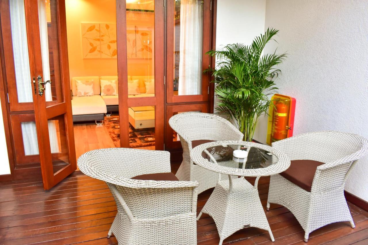 Isle Royal Inn Fuvahmulah Bagian luar foto
