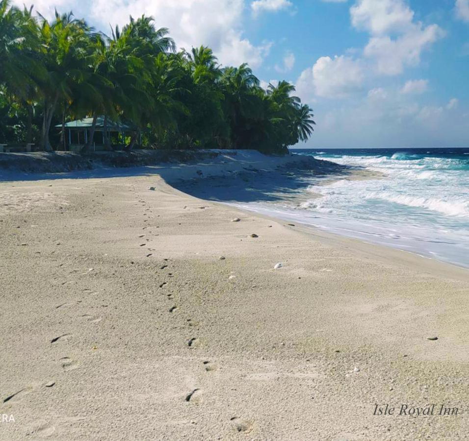 Isle Royal Inn Fuvahmulah Bagian luar foto