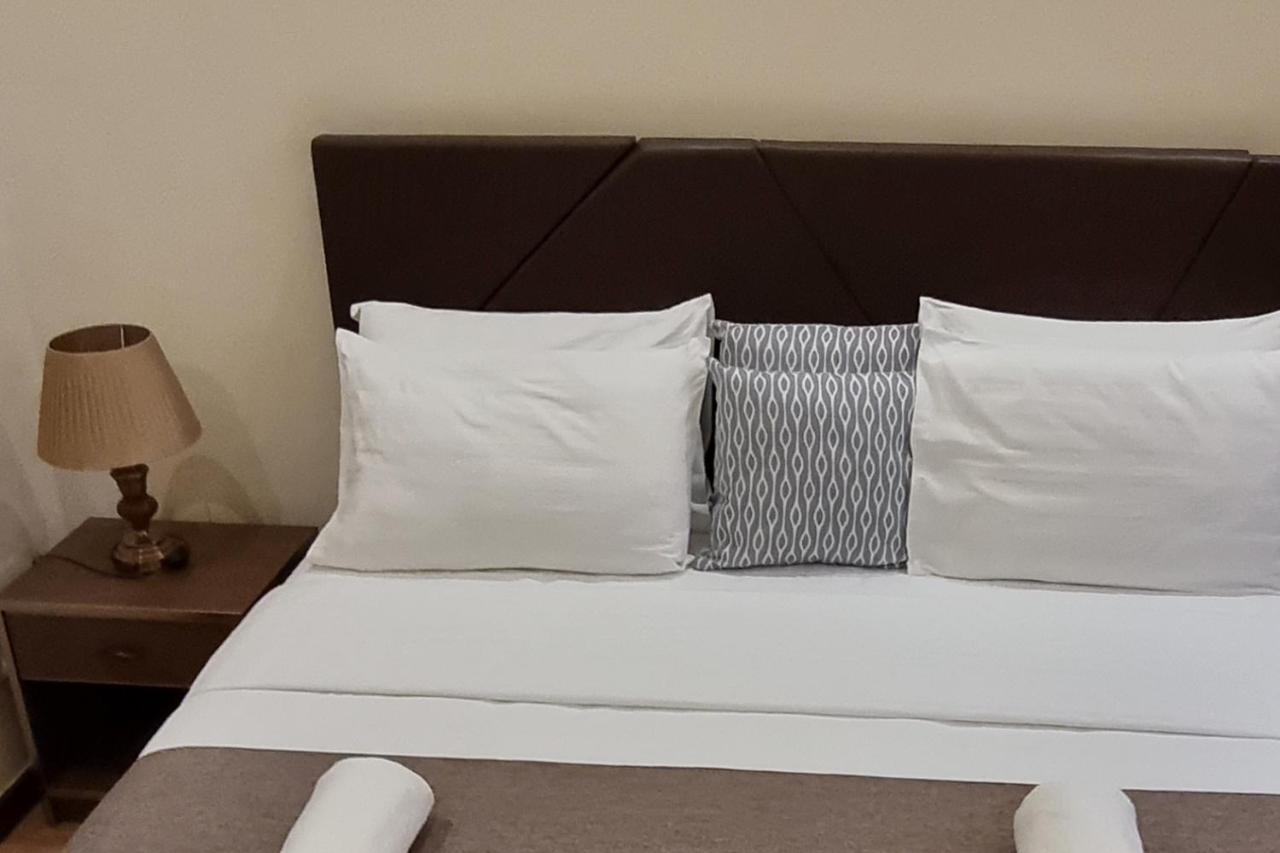 Isle Royal Inn Fuvahmulah Bagian luar foto